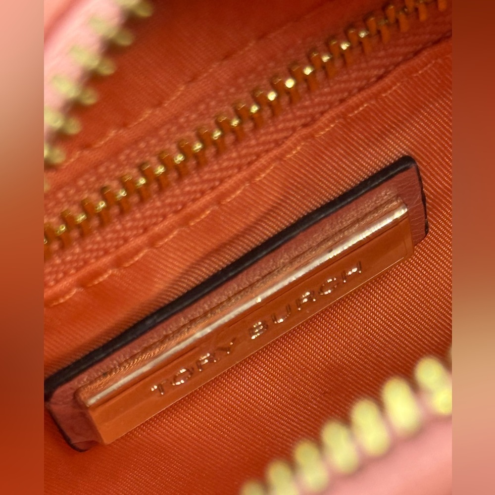 🆕 TORY BURCH 🧿 NWOT Savannah Chain Link Camera Bag, Pink Salmon AUTHENTICATED - Picture 13 of 16